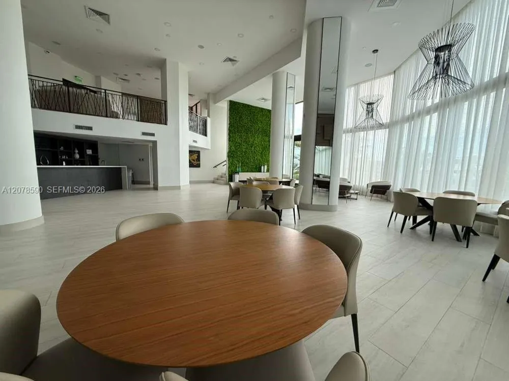 1000 W Island Blvd #1010 Aventura, FL 33160