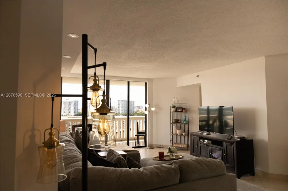 1000 W Island Blvd #1010 Aventura, FL 33160