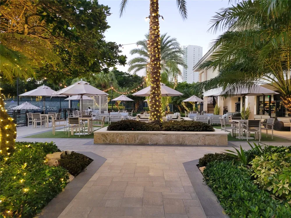 1000 W Island Blvd #1010 Aventura, FL 33160