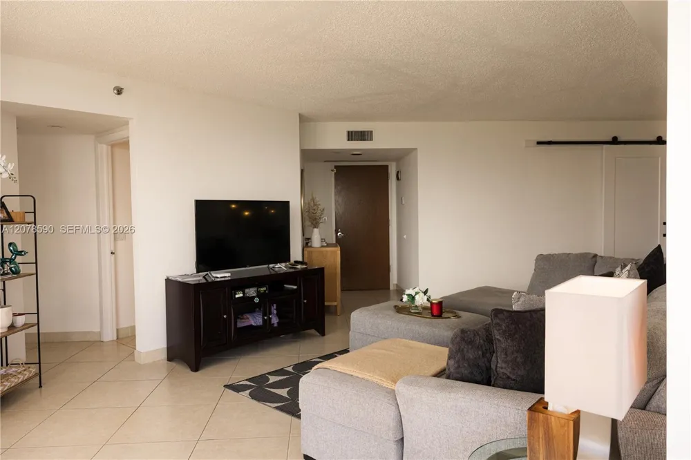 1000 W Island Blvd #1010 Aventura, FL 33160
