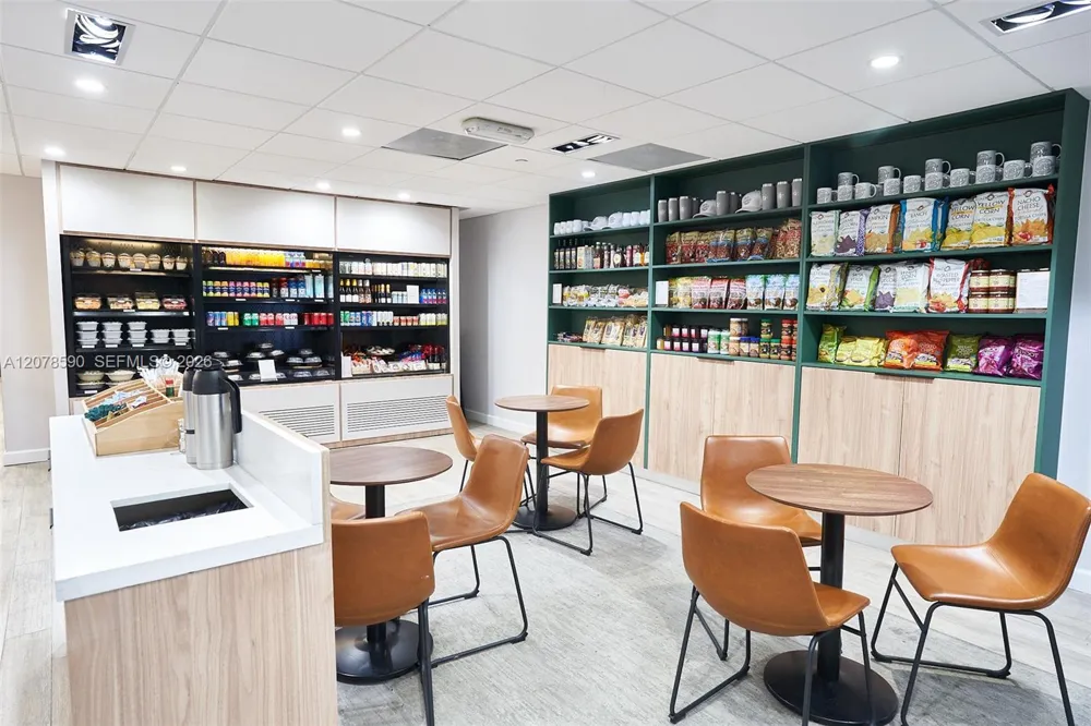 1000 W Island Blvd #1010 Aventura, FL 33160