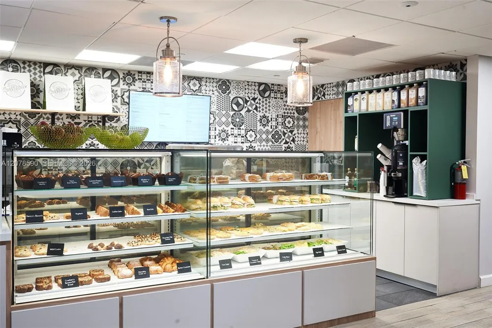 1000 W Island Blvd #1010 Aventura, FL 33160