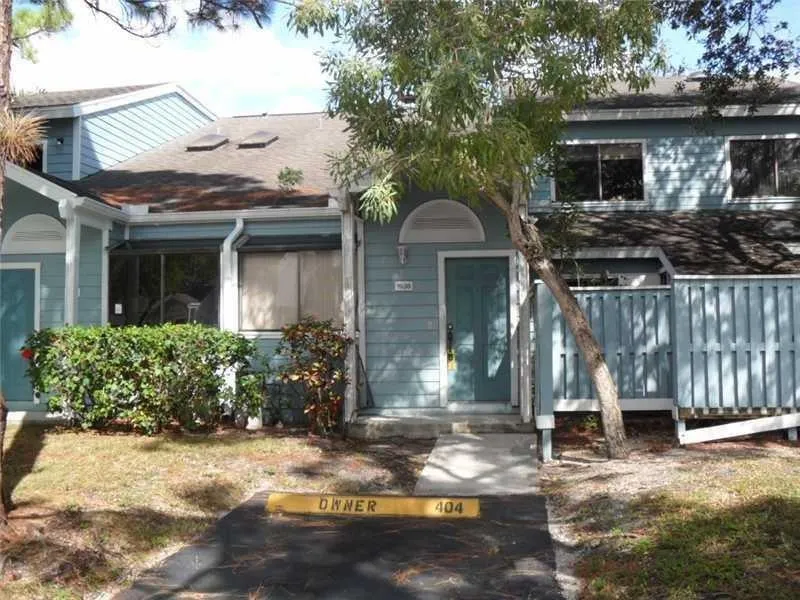 1938 PLAYERS PLACE #1938 North Lauderdale, FL 33068