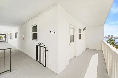 501 LAKE SHORE DRIVE #606