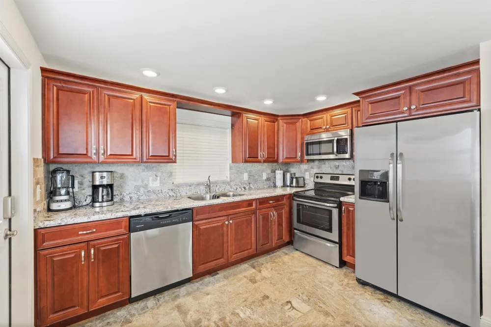 501 LAKE SHORE DRIVE #606 Lake Park, FL 33403