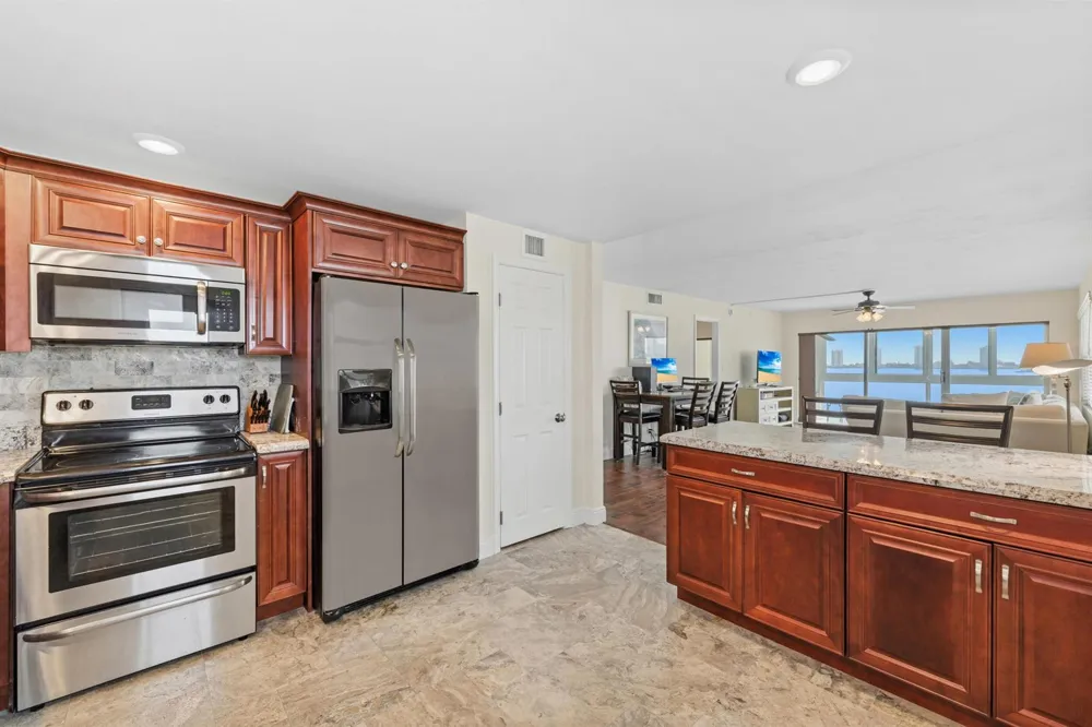 501 LAKE SHORE DRIVE #606 Lake Park, FL 33403
