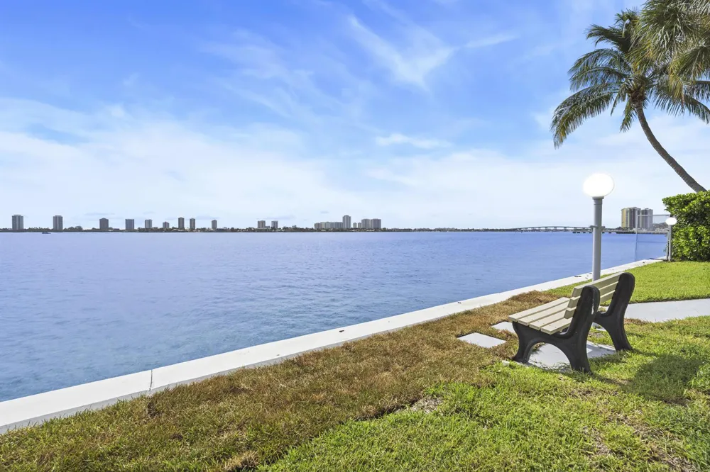 501 LAKE SHORE DRIVE #606 Lake Park, FL 33403