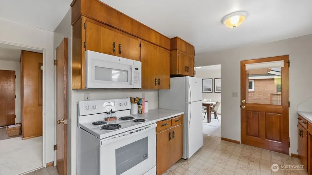9533 14th Avenue NW Seattle, WA 98117