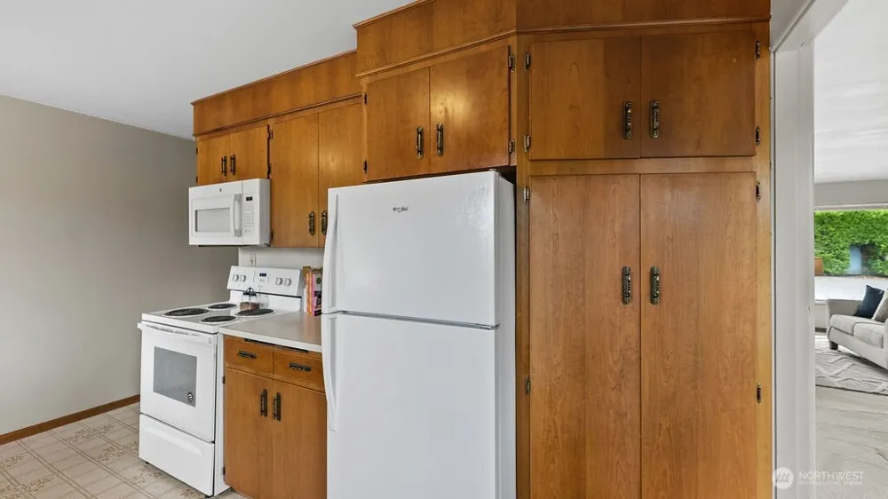 9533 14th Avenue NW Seattle, WA 98117