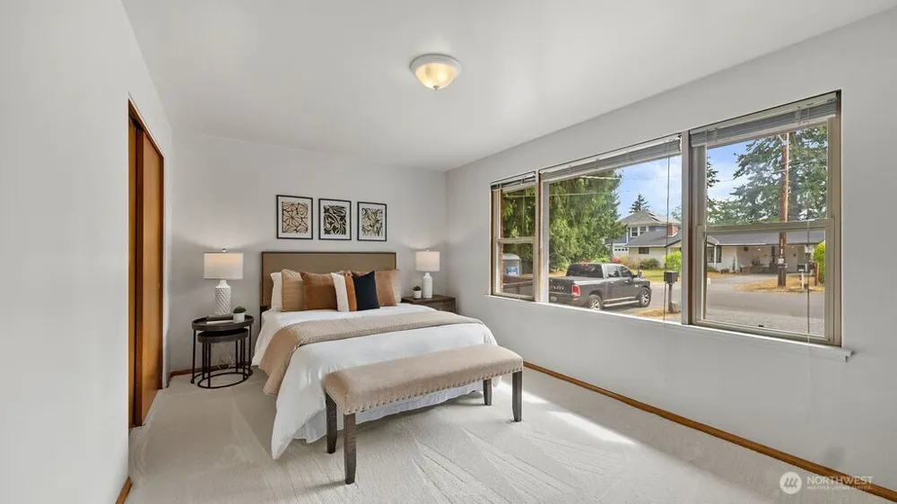 9533 14th Avenue NW Seattle, WA 98117