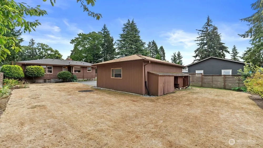 9533 14th Avenue NW Seattle, WA 98117