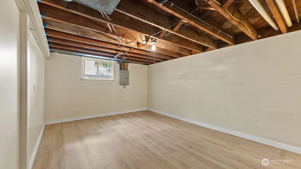 9533 14th Avenue NW Seattle, WA 98117