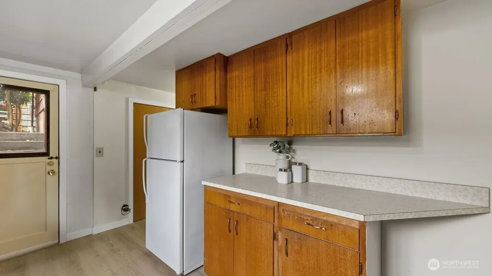 9533 14th Avenue NW Seattle, WA 98117