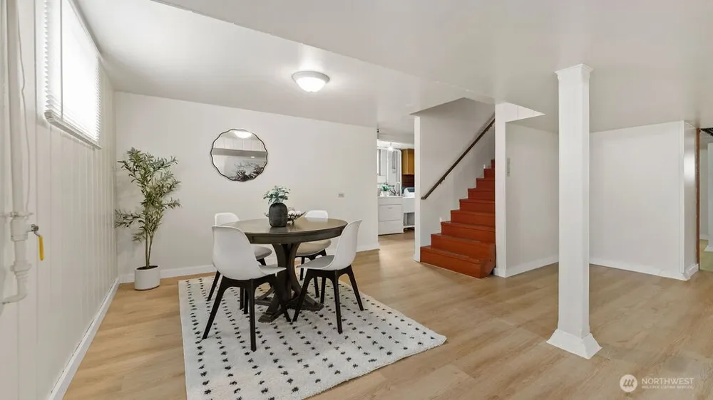 9533 14th Avenue NW Seattle, WA 98117