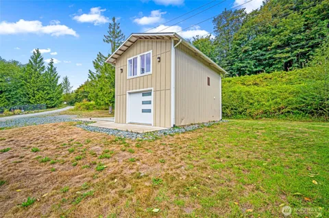 307 Pacific Highway