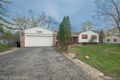 24690 Lakeland Street