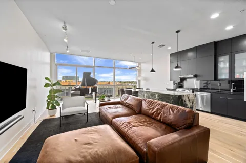 555 E 5th Street #521