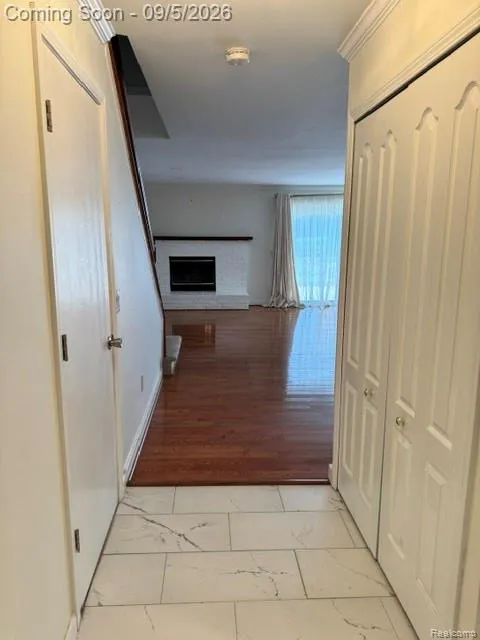 572 Tennyson Rochester Hills City, MI 48307