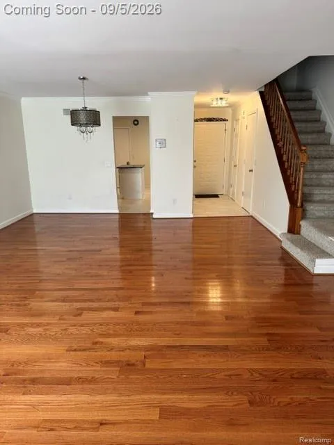 572 Tennyson Rochester Hills City, MI 48307