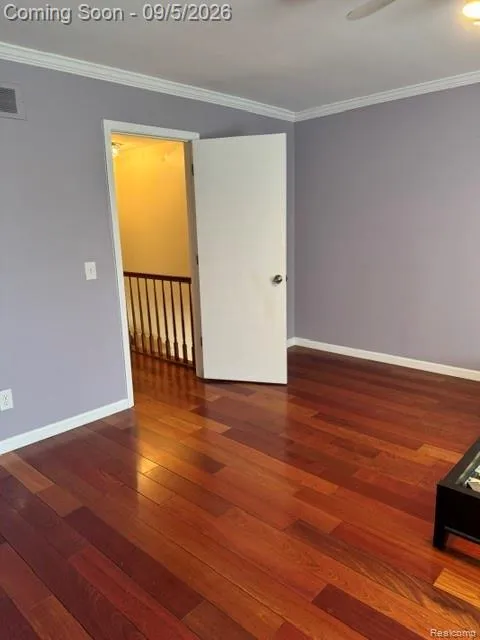 572 Tennyson Rochester Hills City, MI 48307