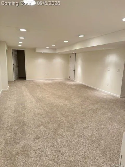 572 Tennyson Rochester Hills City, MI 48307