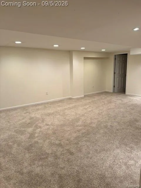 572 Tennyson Rochester Hills City, MI 48307