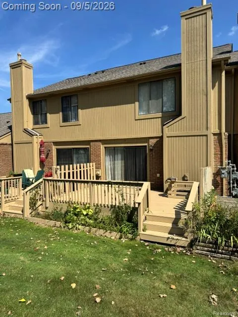 572 Tennyson Rochester Hills City, MI 48307