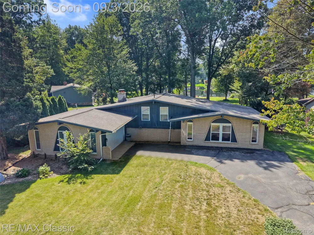 7514 Capri Drive White Lake Charter Township, MI 48383