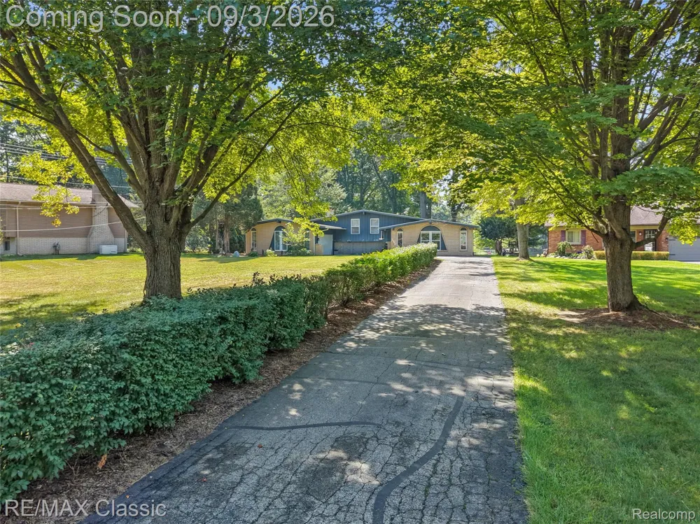 7514 Capri Drive White Lake Charter Township, MI 48383