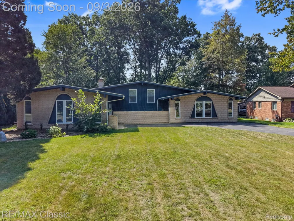7514 Capri Drive White Lake Charter Township, MI 48383