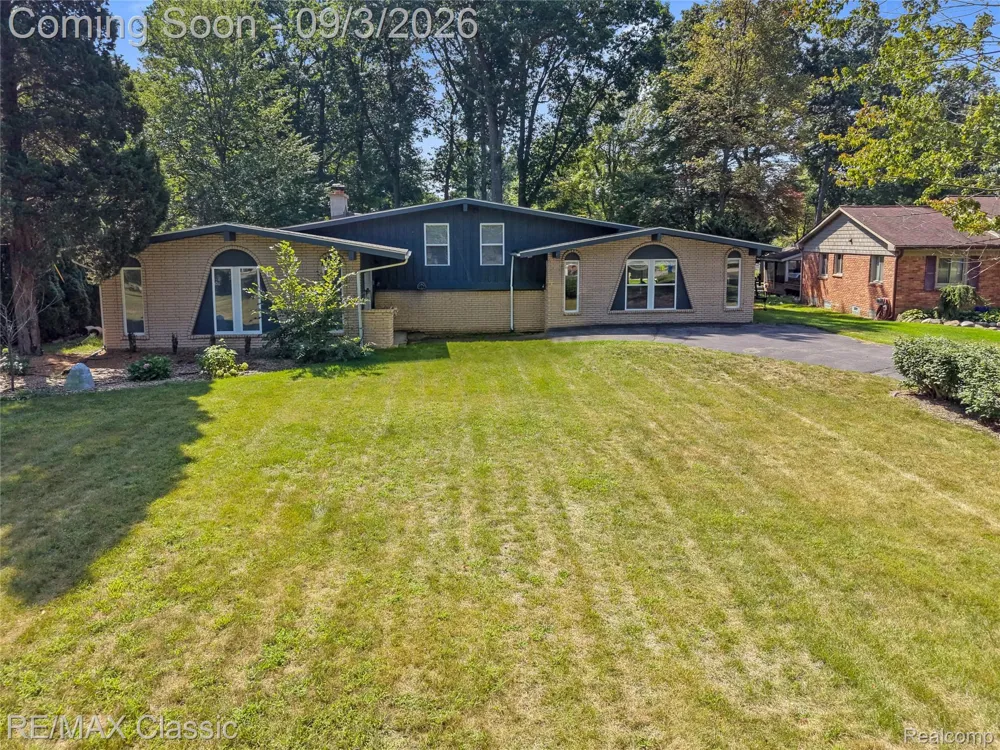 7514 Capri Drive White Lake Charter Township, MI 48383