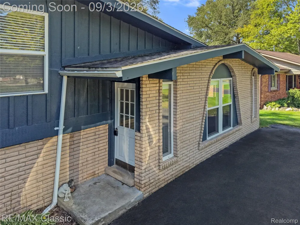 7514 Capri Drive White Lake Charter Township, MI 48383