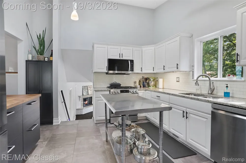 7514 Capri Drive White Lake Charter Township, MI 48383