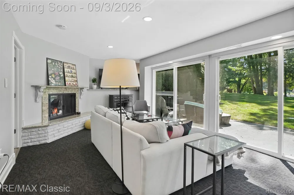 7514 Capri Drive White Lake Charter Township, MI 48383