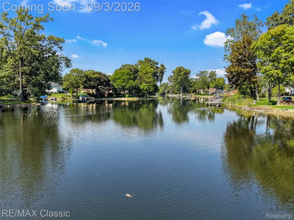 7514 Capri Drive White Lake Charter Township, MI 48383