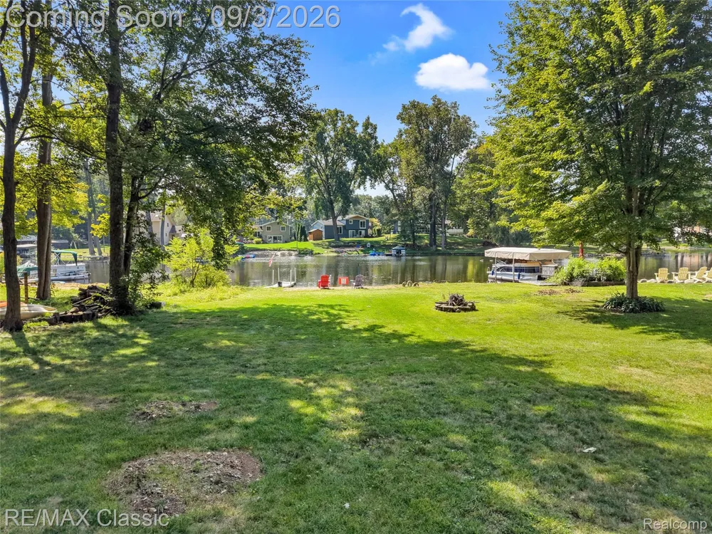 7514 Capri Drive White Lake Charter Township, MI 48383