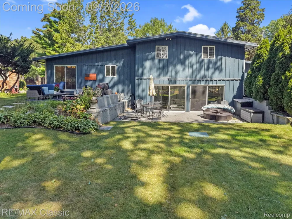 7514 Capri Drive White Lake Charter Township, MI 48383