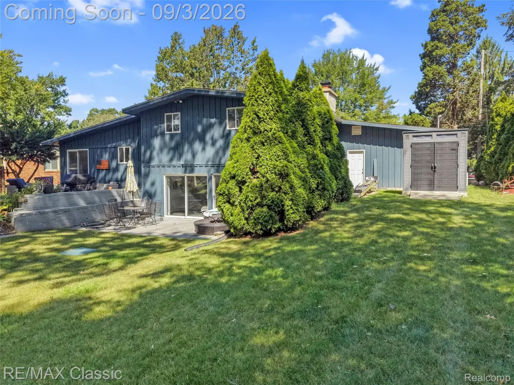 7514 Capri Drive White Lake Charter Township, MI 48383