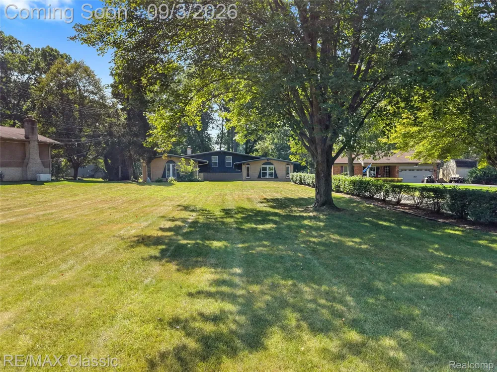 7514 Capri Drive White Lake Charter Township, MI 48383