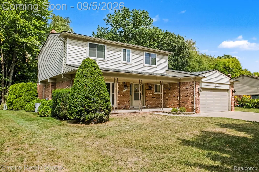 1373 Stonetree Drive Troy City, MI 48083