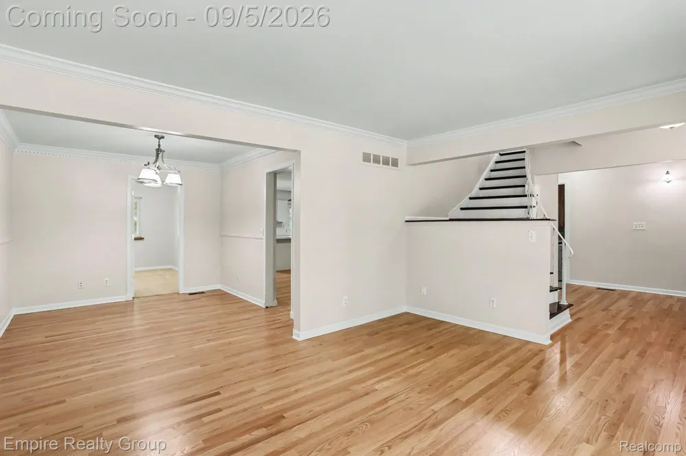 1373 Stonetree Drive Troy City, MI 48083