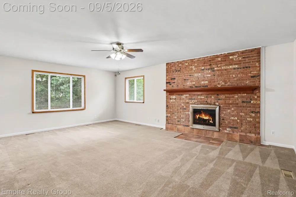1373 Stonetree Drive Troy City, MI 48083