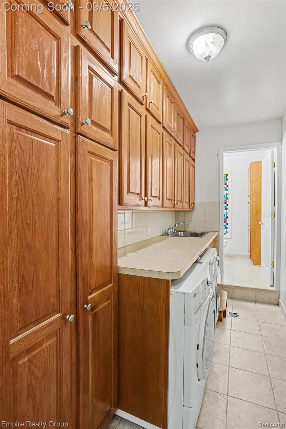 1373 Stonetree Drive Troy City, MI 48083