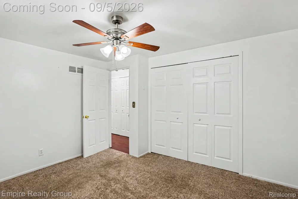 1373 Stonetree Drive Troy City, MI 48083