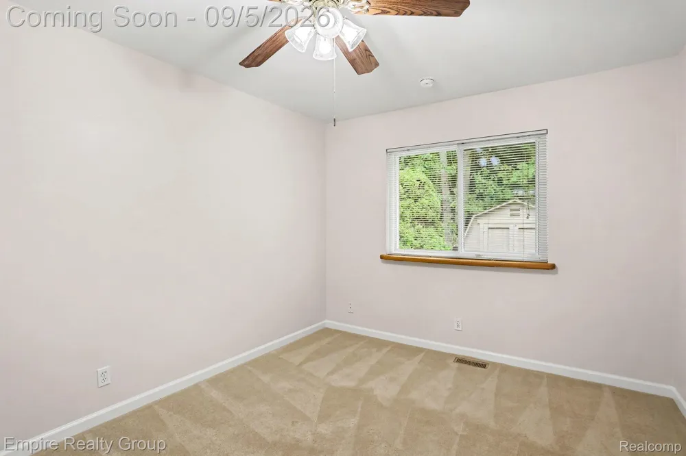 1373 Stonetree Drive Troy City, MI 48083