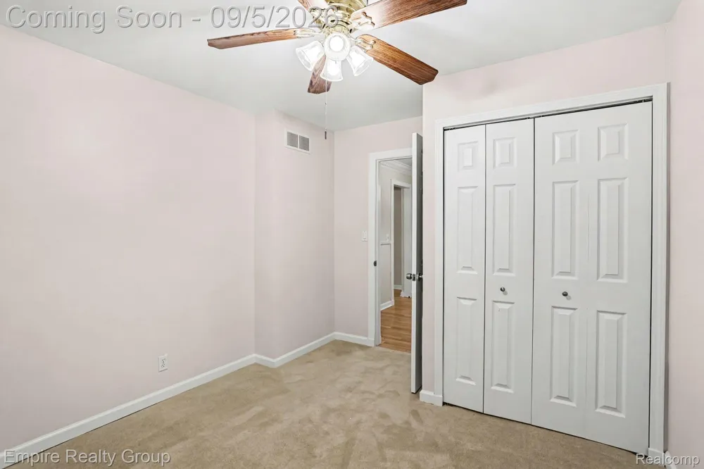 1373 Stonetree Drive Troy City, MI 48083