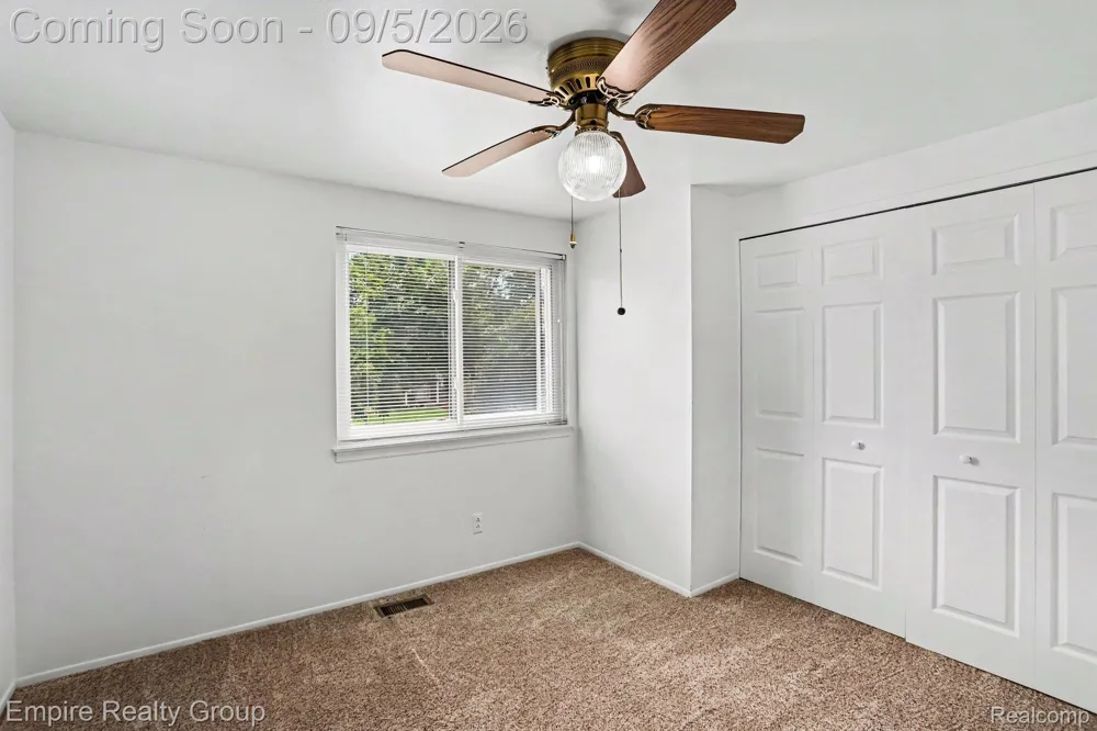1373 Stonetree Drive Troy City, MI 48083