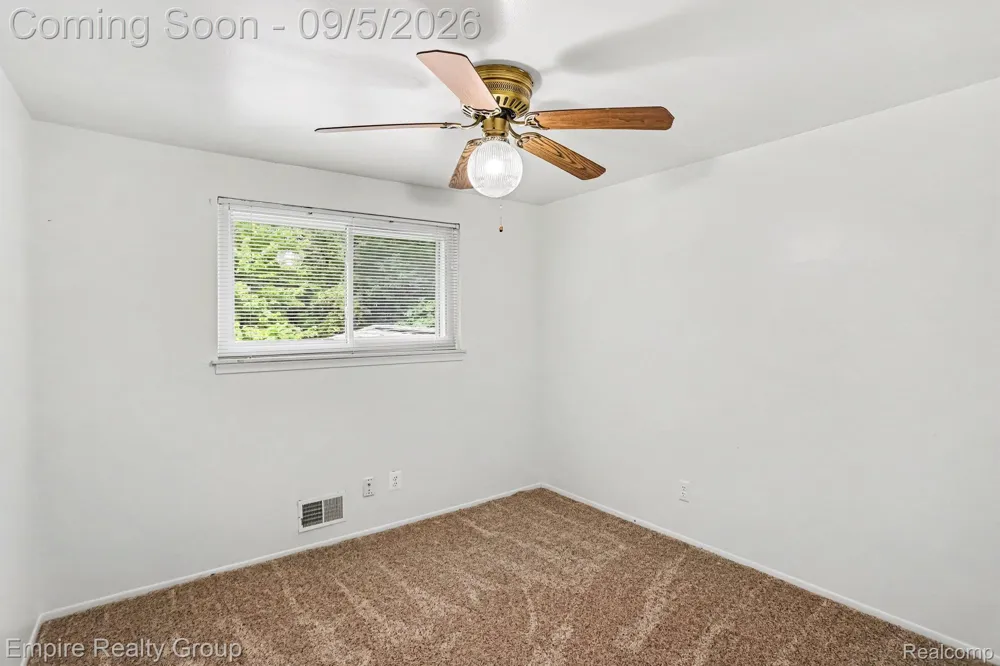 1373 Stonetree Drive Troy City, MI 48083