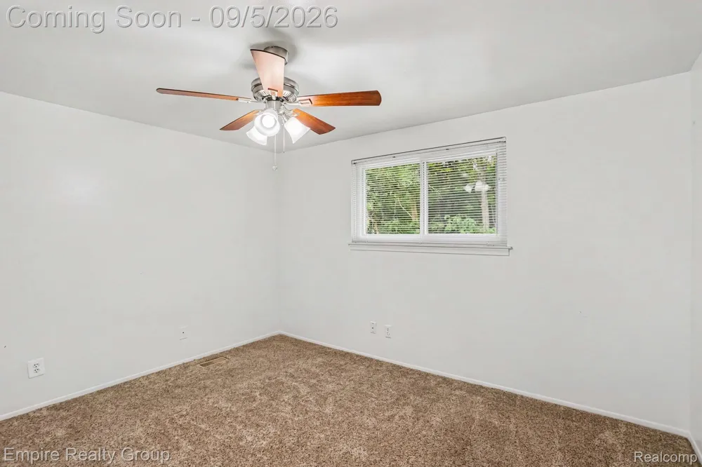 1373 Stonetree Drive Troy City, MI 48083