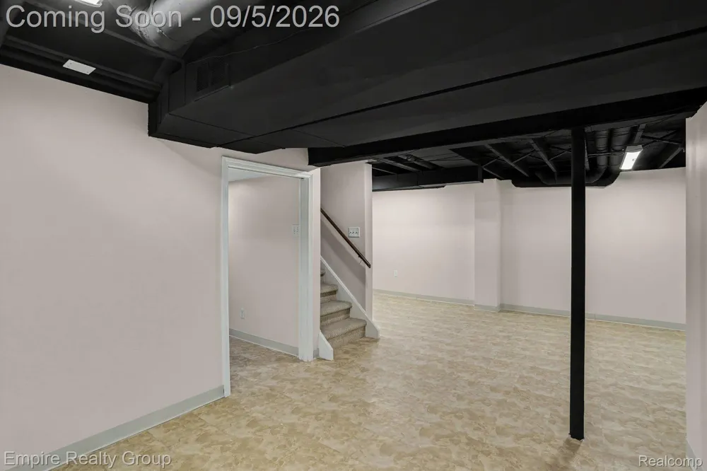 1373 Stonetree Drive Troy City, MI 48083